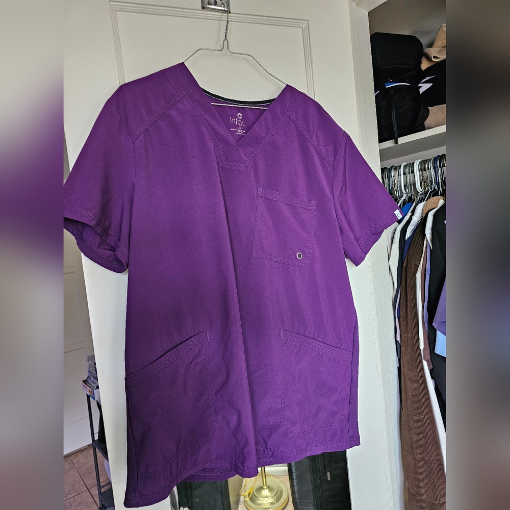 Cherokee Infinity Men's Scrub Top